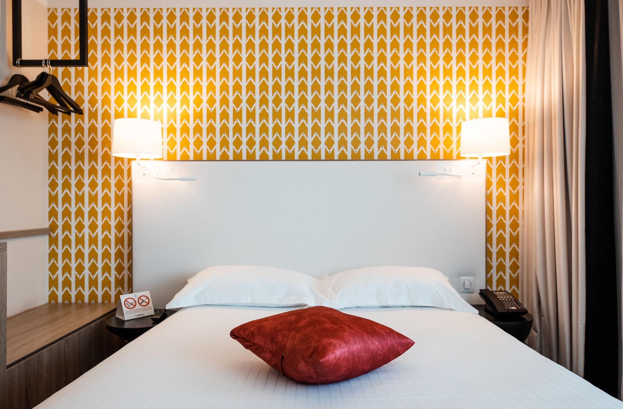 The Originals Boutique, Hotel Maison Montmartre Paris Les Puces Exterior foto